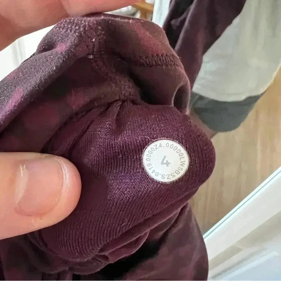 279 Lululemon High Waisted Leggings Size 4 Color Maroon - Picture 5 of 5